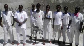 220 maxaabiis oo cafis loo fidiyey lagana sii daayey xabsiga dhexe ee magaalada Muqdisho