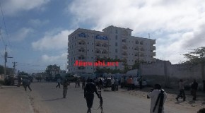 Qaraxyo ismiidaamin ah lagu qaaday Hotel uu magaalada Muqdisho ka deganyahay Madaxweynaha cusub ee Soomaaliya