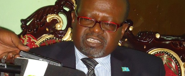 Muxiyadiin Maxamed Kaalmoy Wasiirka Howlaha guud iyo dib u dhiska dalka oo si diiran loogu soo dhaweeyay Magaalada Muqdisho.