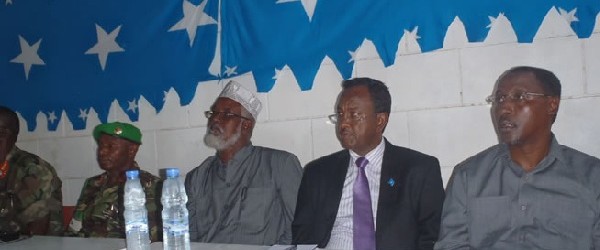 Maxaa ka soo baxay kulamdii magaalada Kismaayo ku dhexmaray Ra’isul wasare Shirdoon, Axmed Madoobe iyo saraakiisha ciidanka Kenya