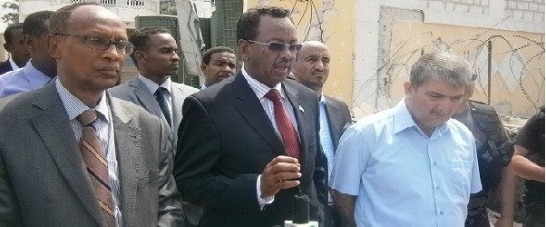 Somalia prime minister says a Turkish official and Somali student died in car blast attack