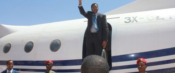 Ra’isul wasaaraha Somalia oo gaaray dalka Sacuudiga iyo warar kala duawn oo ka soo baxaya socdaalkiisa