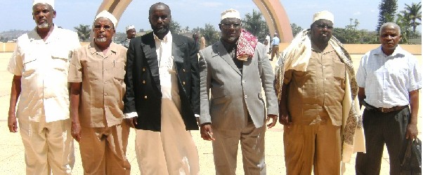 warbixin Boqor Faarax Cabdi Guure intii uu Kampala joogay