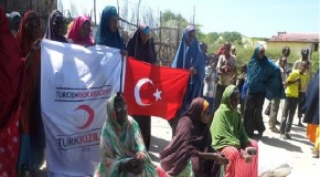 Kismaayo deeqdii Turiga uu geeyay oo ku faraxsan J.land