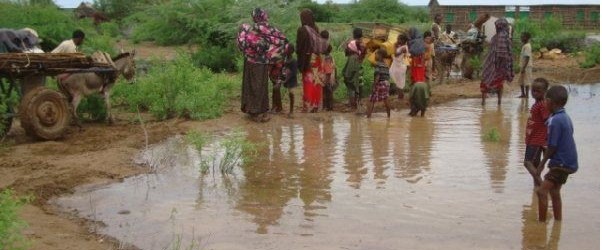 AMISOM Helps Deliver Aid as Humanitarian Crisis Looms In Jowhar