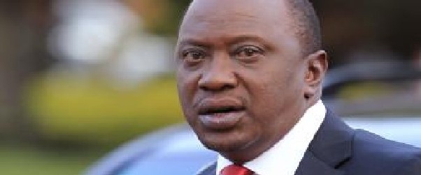 Uhuru Kenyata oo si isku mid ah u weeraray dowladda Soomaaliya iyo xarakada Al-shabaab