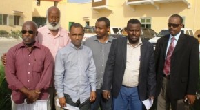 Xildhibaannada Sheegtay in uu CCC ballanta uuga baxay oo Shir jaraa’id Muqdisho ku qabtay